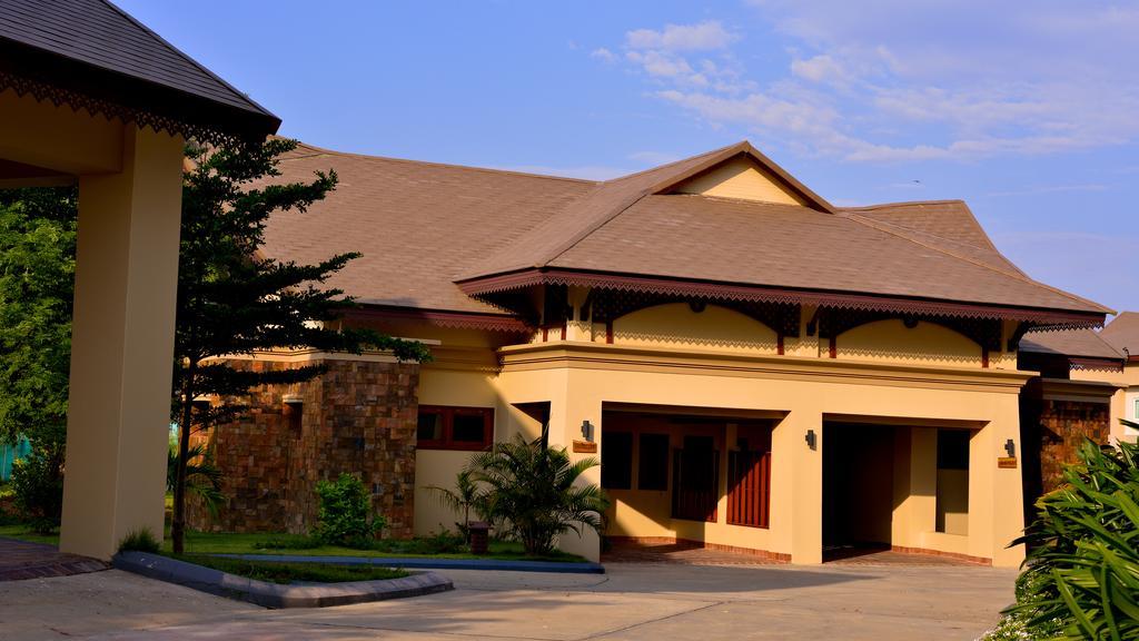 Emerald Palace Hotel Naypyidaw Exterior photo
