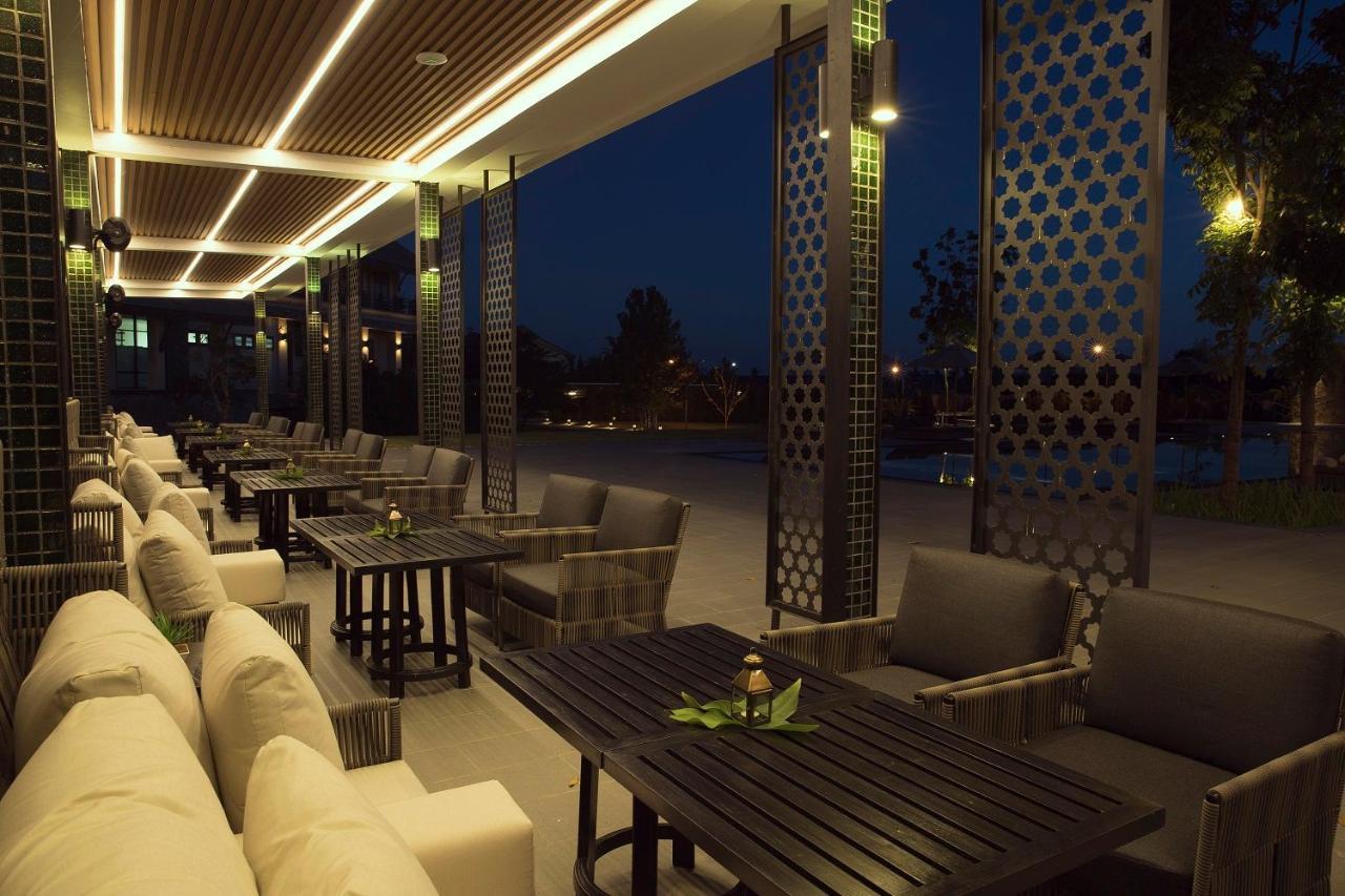 Emerald Palace Hotel Naypyidaw Exterior photo