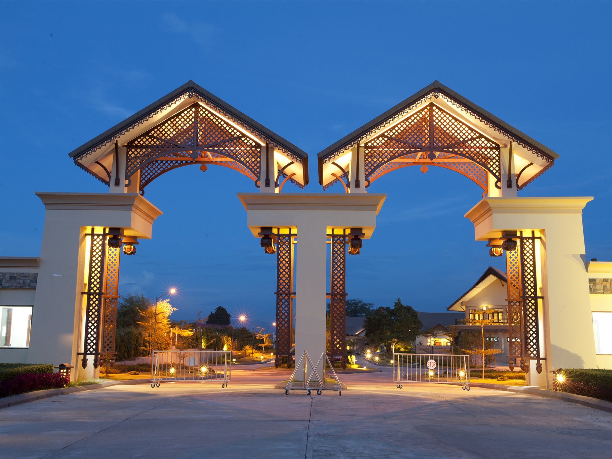 Emerald Palace Hotel Naypyidaw Exterior photo